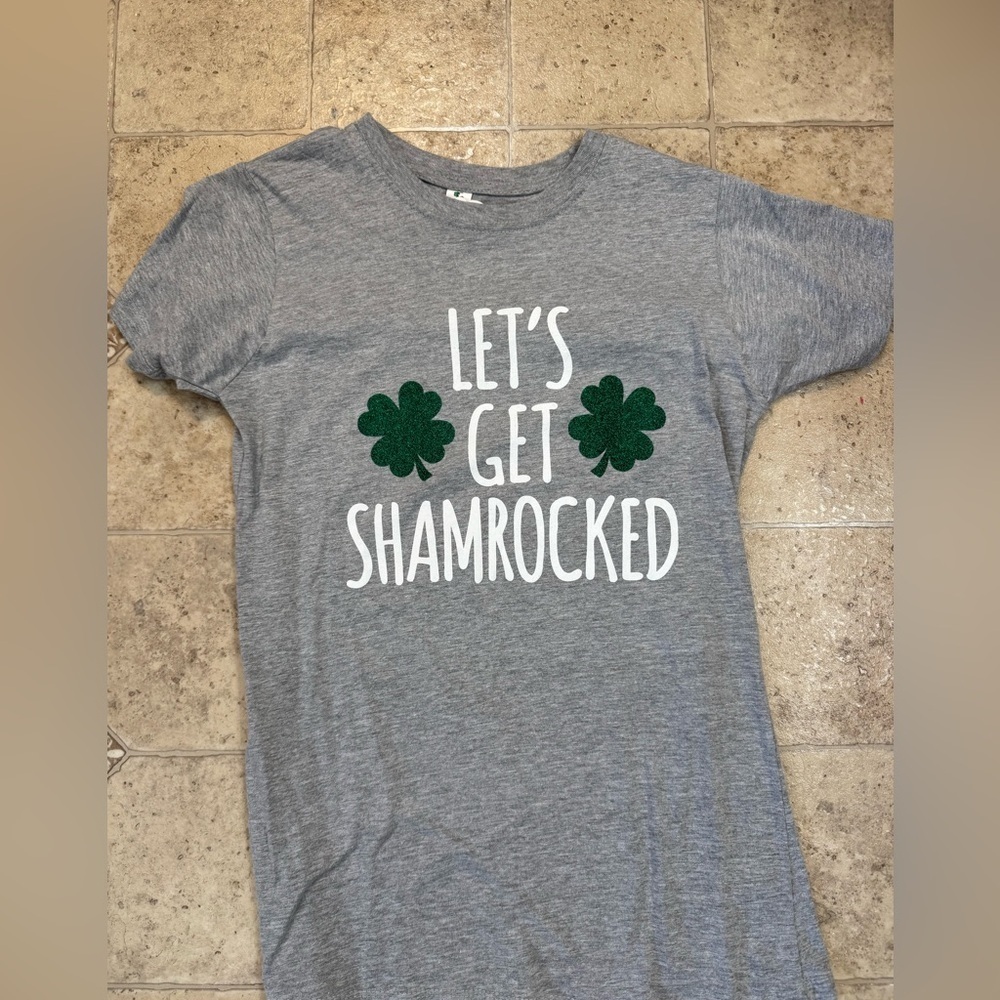 NWT Ladies Let’s Get Shamrocked Grey Short Sleeve T-Shirt Size S/M